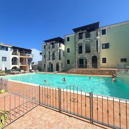 Appartamento Con Piscina Valledoria  Exterior photo